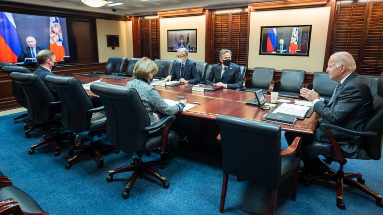 بایدن ئەگەری چاوپێکەوتنی لەگەڵ پووتین لە ١٠ی مانگی داهاتوو ڕەت نەکردەوە