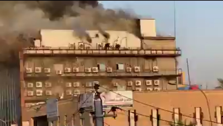 بەپەلە   ...  بە ڤیدیۆ " ٤ کەس لەوانەش کوڕی جێگری یەکەمی سەرۆکی پەرلەمانی عێراق لە هۆتێلێکدا سووتان