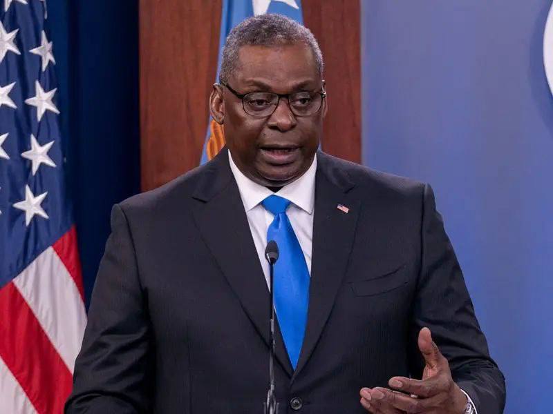 هەڵوێستی تووندی دۆناڵد ترامپ بەرامبەر بە وەزیری بەرگری حکوومەتەکەی جۆ بایدن