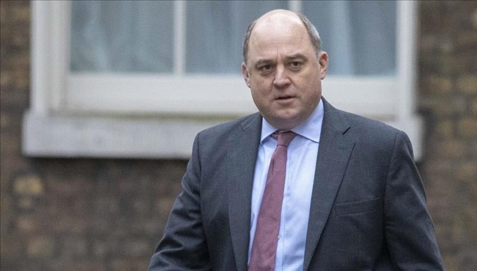 وەزیری بەرگریی بەریتانیا دەستیلەکارکێشایەوە