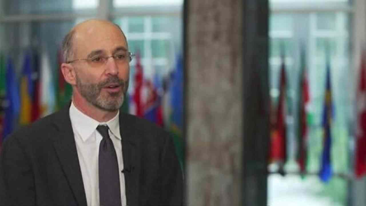 نوێنەری تایبەتی ئەمریکا لە کاروباری ئێران : " ئەمڕۆ ئێمە بە شێوەیەکی بێوێنە لەگەل هاوبەشەکانی خۆمان لە ئەورووپا و ووڵاتانی دیکە ، لە هەموو بوارەکانی سیاسەتی خۆمان لە بەرامبەر ئێران هاوپەیمانین "