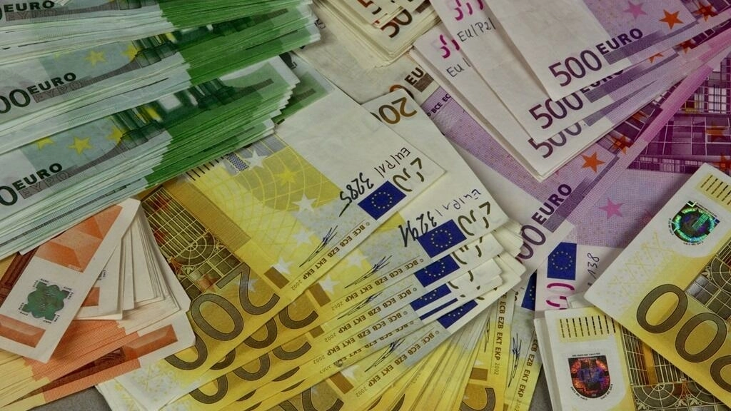 دراوی یۆرۆ پێی لە تەمەنی ٢٠ ساڵەی خۆی دەنێت و یەکیتی ئەورووپا بە نیازی گۆڕانکاری لەم دراو ەیە