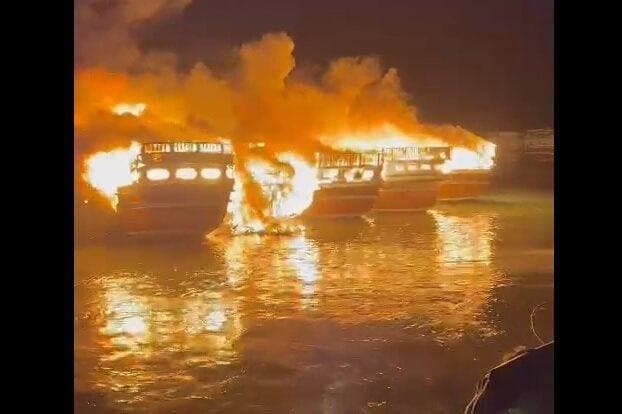 بەپەلە    ...   ئاگرێکی گەورە چەندین باری " چەک و تەقەمەنی و فڕۆکەی بیفڕۆکەوانی " سەر بە سوپای پاسدارانی لە ناوبرد