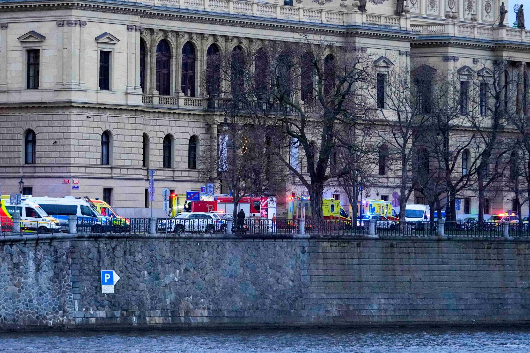 لە چیک چەندین کەس لەناو زانکۆیەکدا کوژران