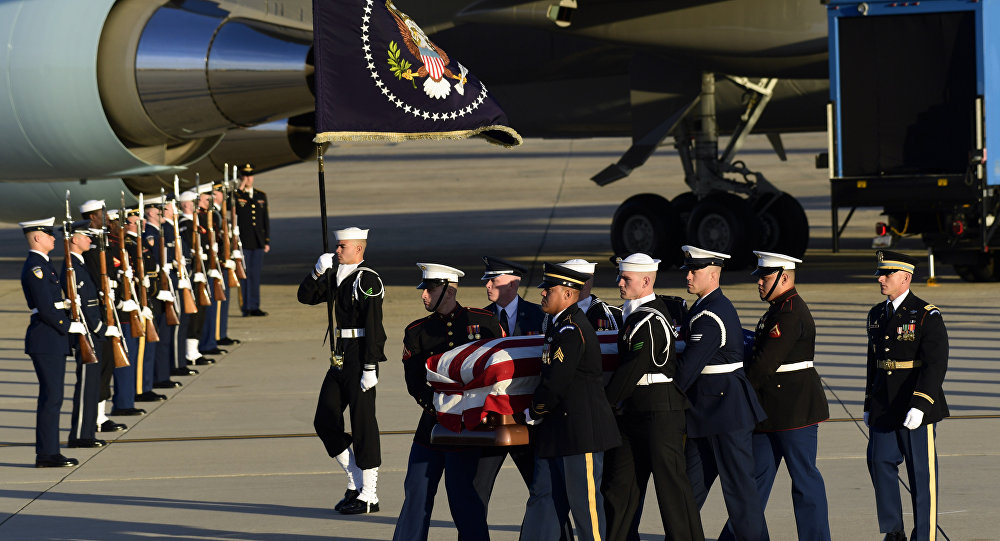 ئەو پیاوەی کە توانیبووی دزە بکاتە ناو بنکەی ئاسمانی ، شوێنی جێگیر بوونی فڕۆکەی سەرۆککۆماری ئەمریکا دەست بەسەر کرا