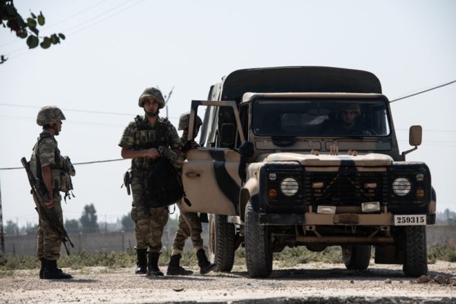 بەپەلە   ...   لە بەر خۆڕاگری شەڕڤانان هەولەکانی ئەرتەشی تورکیا بۆ تێپەڕبوون لە سنوورەکان نائاکام بووە