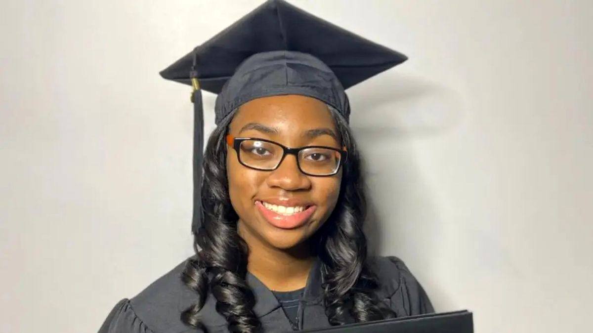 ئەم کچە نابغەیە لە تەمەنی ١٧ ساڵیدا بڕوانامەی دکتۆرای بەدەست هێناوە