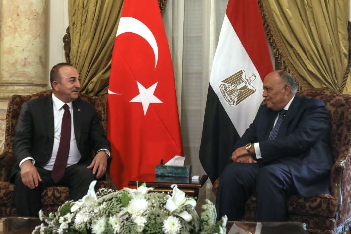 وەزیری دەرەوەی تورکیا دوای 11 ساڵ بە سەردانێکی فەرمی گەیشتە میسر