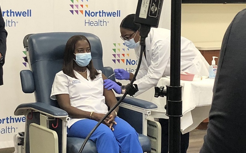 کوتانی ڤاکسینی کۆرۆنا لە ئەمریکا دەستی پێکرد