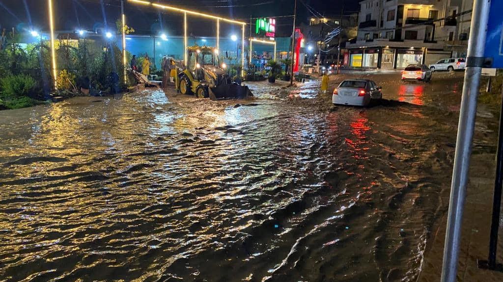 لافاو زیانی بە 12 ماڵ و 11 ئۆتۆمبێل لە دهۆك گەیاندووە