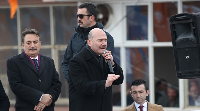 وەزیری ناوخۆی تورکیا ... " لێتان دەپاڕێمەوە ملمان لە پێش قەندیل شۆڕ مەکەن " ، ئەمریکا چەکی ژەهراوی دواە بە قەرەیلان