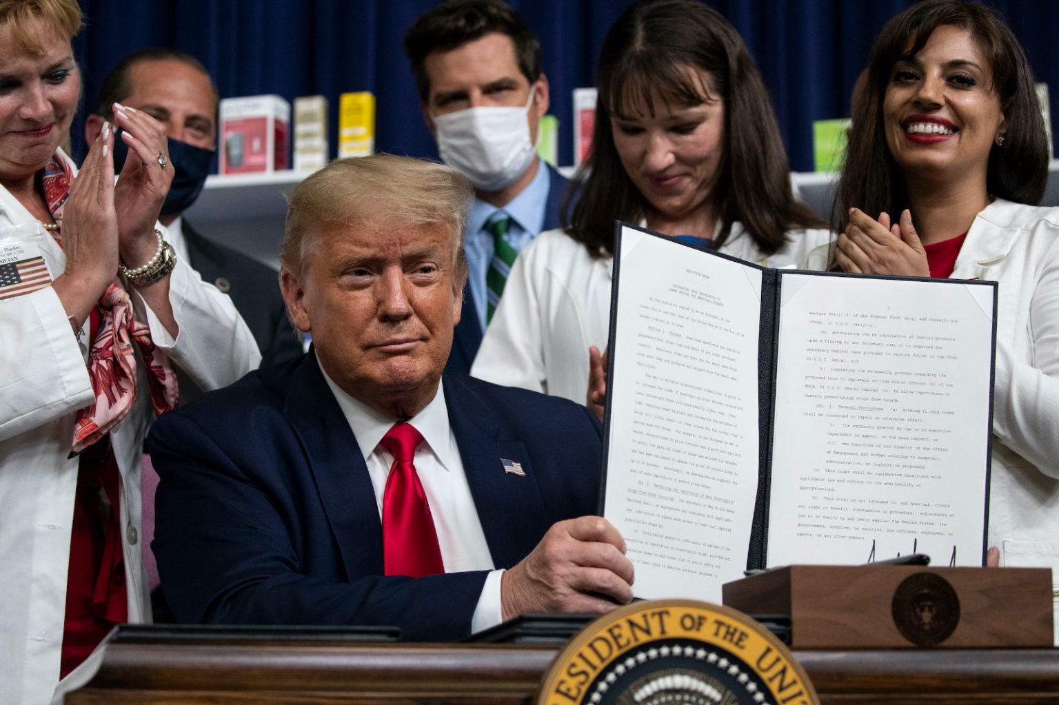 بە پێی فەرمانێک ترامپ نرخی دەرمانی لە ئەمریکا دابەزاند