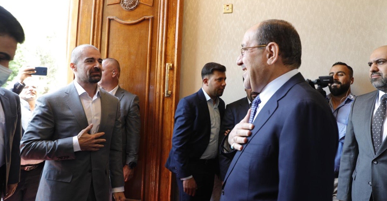 پاڤڵ تاڵەبانی لە ماڵی تاڵەبانی  پێشوازی لە مالکی دەکات و لە کۆبوونەوەدان