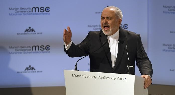 زەریف ڕەخنەی تووند لە وولاتانی " بەریتانیا ، ئاڵمانیا و فەڕەنسا " دەگرێت لە لاوازبوونیان بەرامبەر بە ئەمریکا