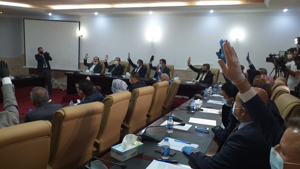 بە پێی بڕیارێک لەم کاتەدا ئەنجوومەنی پارێزگای دھۆك كۆدەبێتەوە و دەنگ لەسەر كاندیدی سێ بەڕێوبەری ناحیە دەدەن