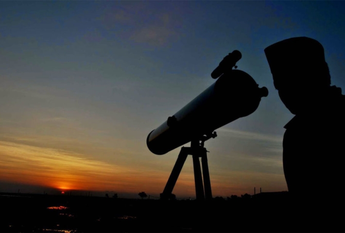 لیژنەی بینینی مانگ یەکەم رۆژی جەژنی ڕەمەزان دیاریدەكات