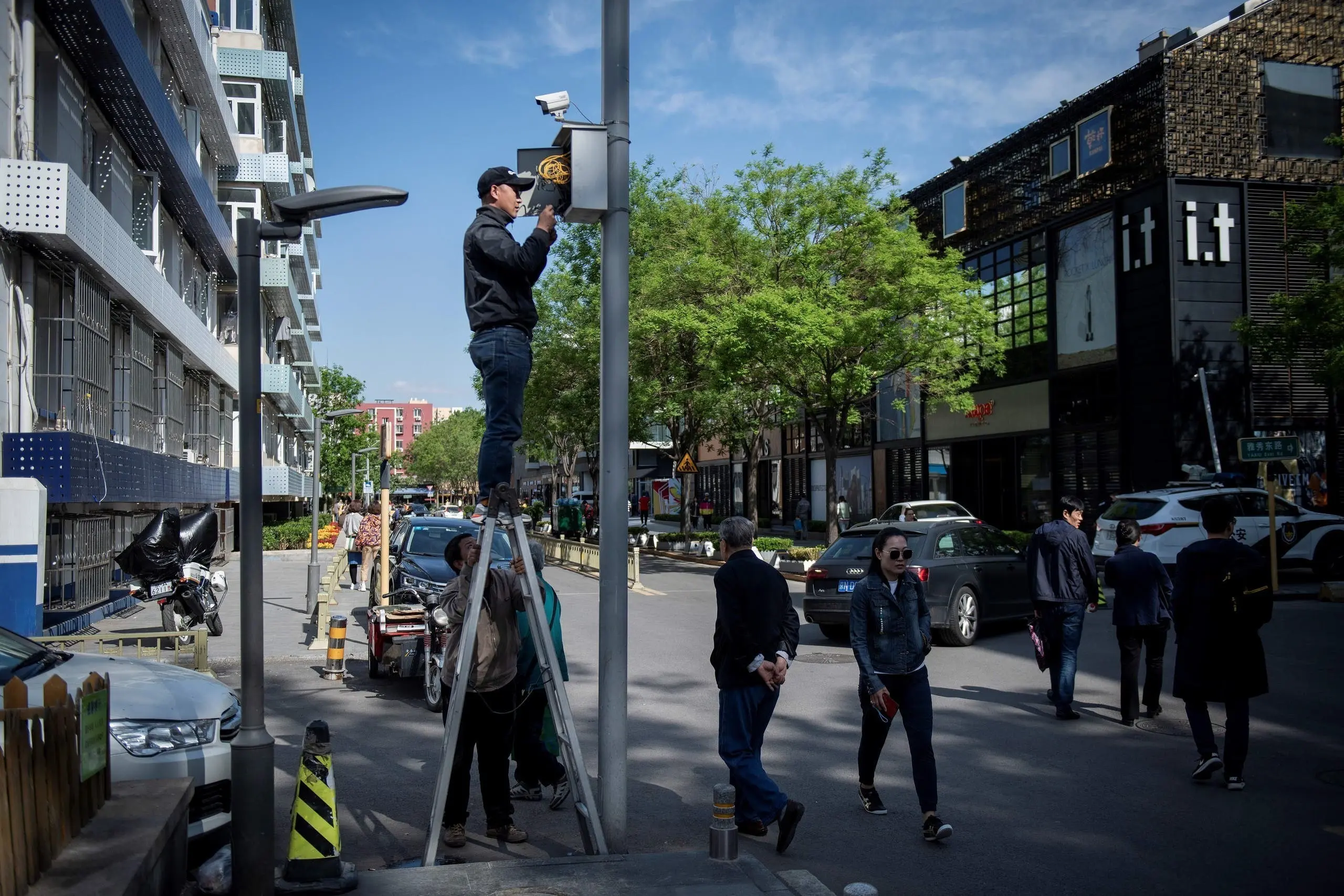 واشینتۆن فری بەیکن : بە پێی ڕێکەوتننامەی ٢٥ ساڵەی چین کەرەستەی سیخۆڕی پێشکەوتوو بە ئێران دەفرۆشێت
