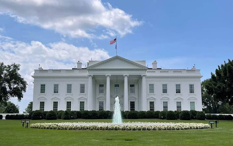 كۆشكی سپی داوا ده‌كات له‌زوترین كاتدا هەناردەی نەوتی هه‌رێمی کوردستان دەستپێبکاتەوە