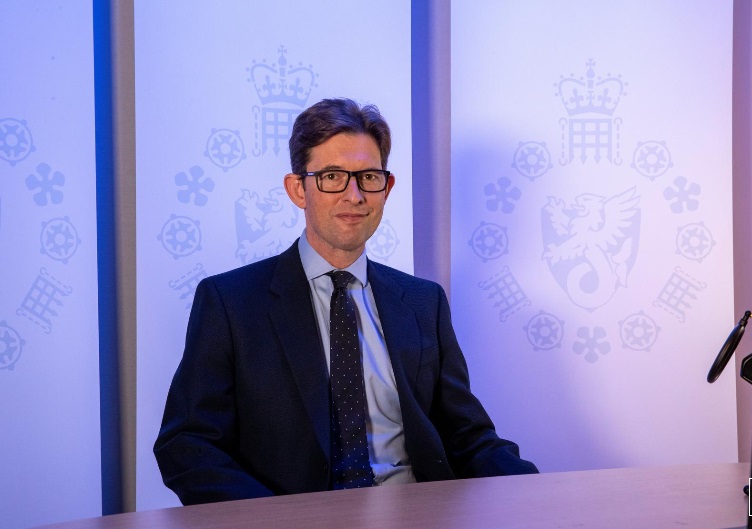 سەرۆکی دەزگای هەواڵگری و زانیاری بەریتانیا سەبارەت بە هەڕەشەی واکسەنی کۆرۆنا لەلایەن ئێرانەوە نیگەرانی خۆی دەربڕی