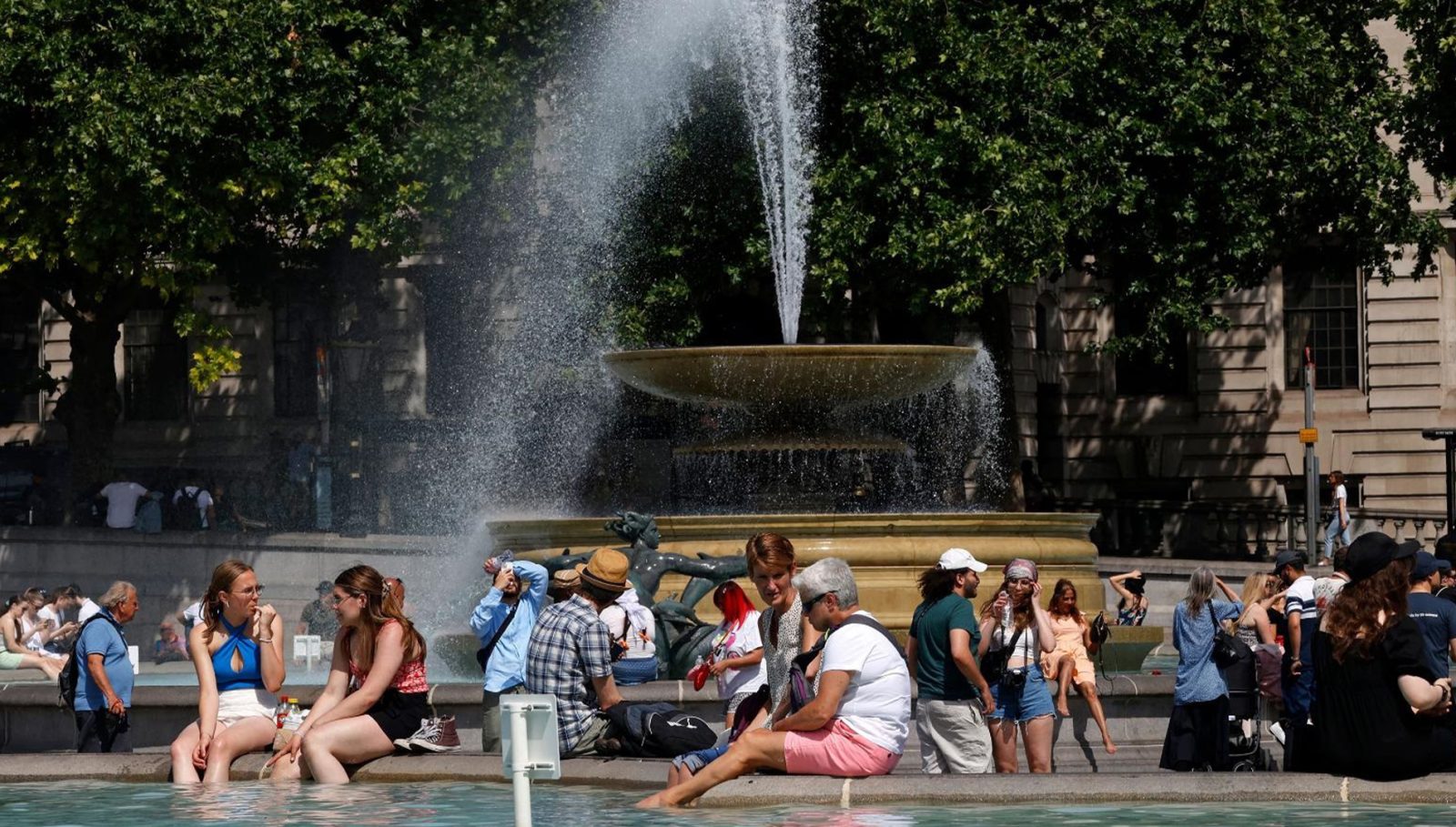 لە بەریتانیا بەهۆی بەرزی پلەی گەرماوە زیاتر لە 4 هەزار کەس گیانیان لەدەستداوە