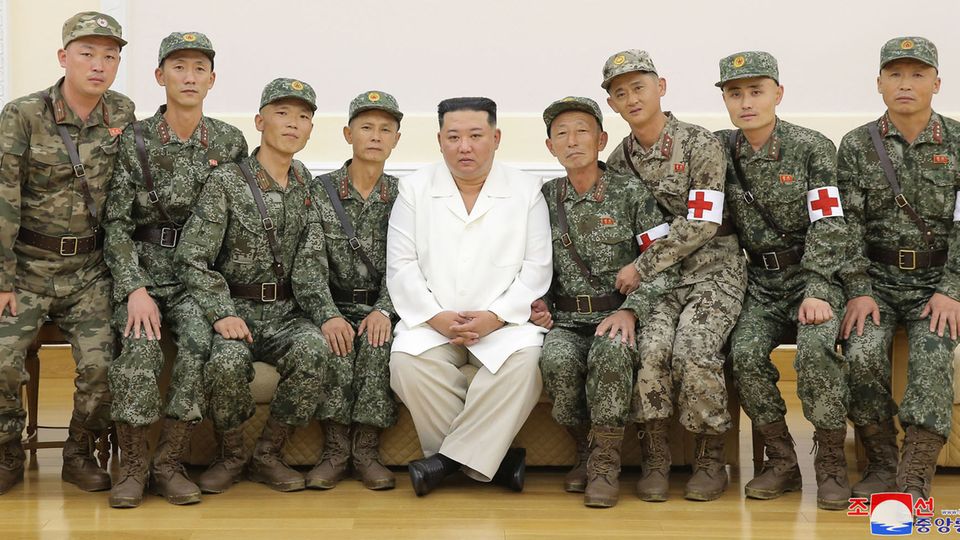 کیم جوونگ ئوون وێنەیەکی سوپاسگوزاری بڵاو دەکاتەوە