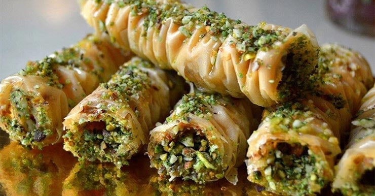 زیانەکانی زۆر خواردنی شیرینی