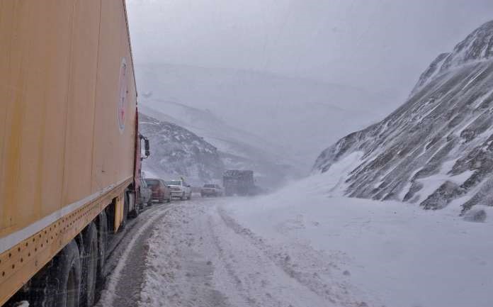 بەپەلە    ...   بە ڤیدیۆ   ...  بارینی بەفری بەهێز لە ئێران