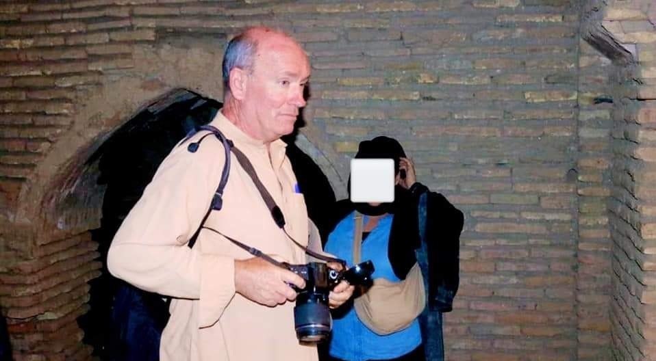 تاڵیبان ڕووخساری ژنانی گەشتیاری بیانی داپۆشی!