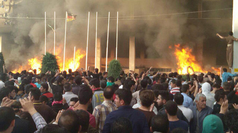 ئێران هێزێکی زۆر بە چەکی قورسەوە دەباتە مهاباد