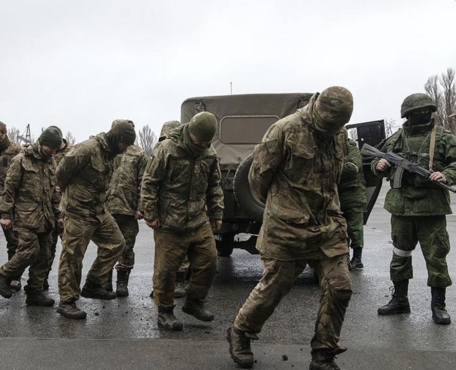 ڕووسیا ٩٠٠ سەربازی ئۆکراینی ڕەوانەی بەندیخانە کرد