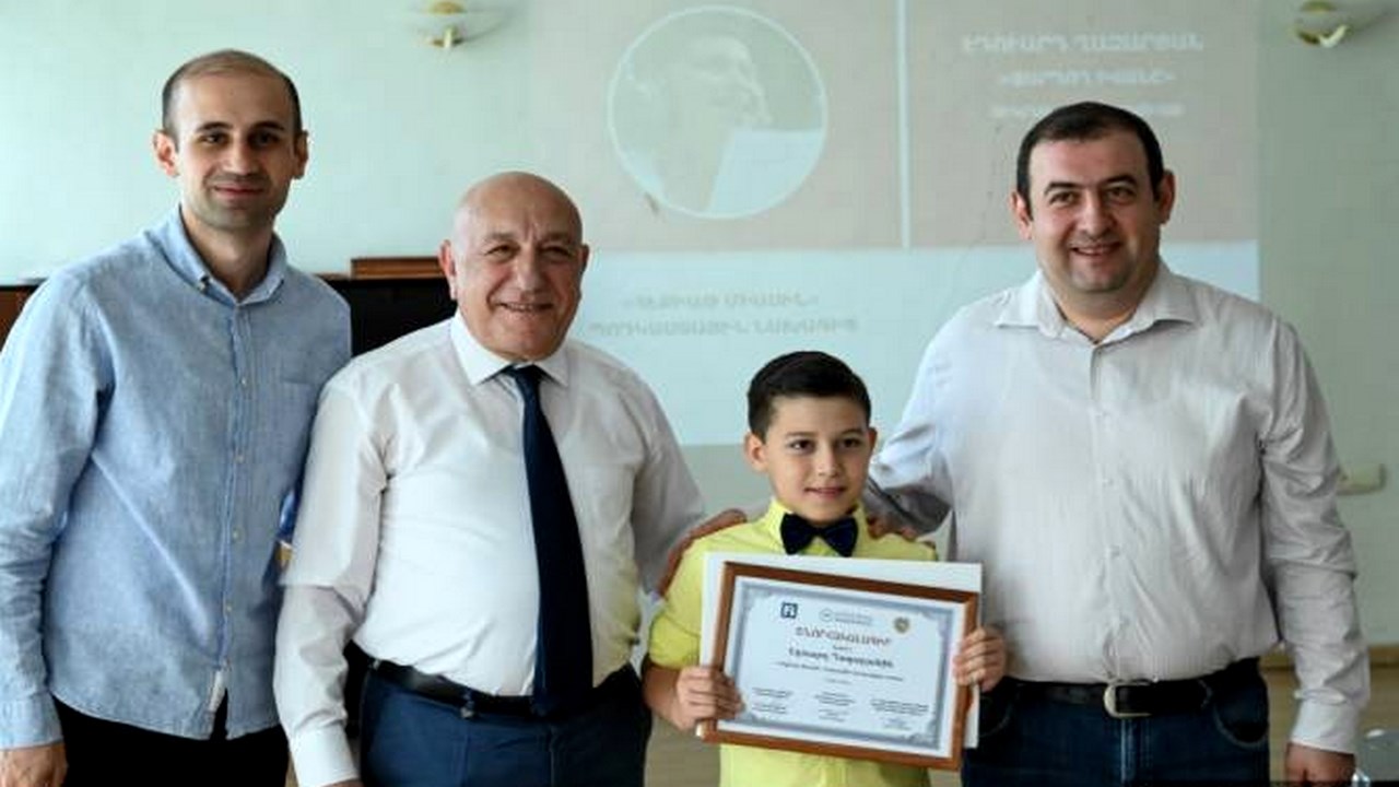 منداڵێكی كورد لە ئەرمەنستان لە بواری چیرۆک نووسیندا پلەی یەکەمی بەدەست هێنا