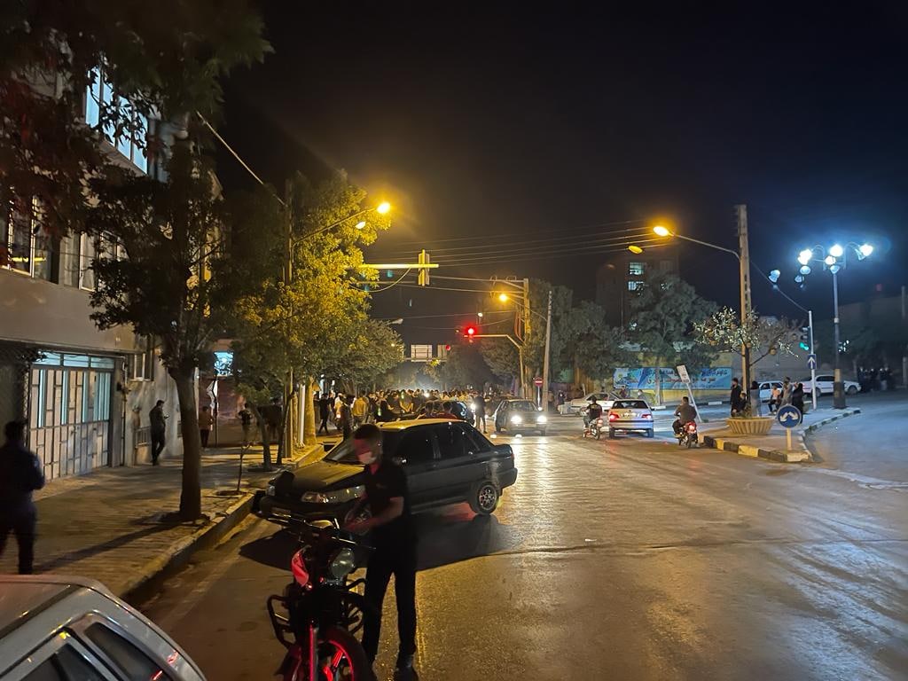 کوژران و برینداربوونی نزیکەی ٨٠٠ هاووڵاتیی ناڕازی لە ڕۆژهەڵاتی کوردستان