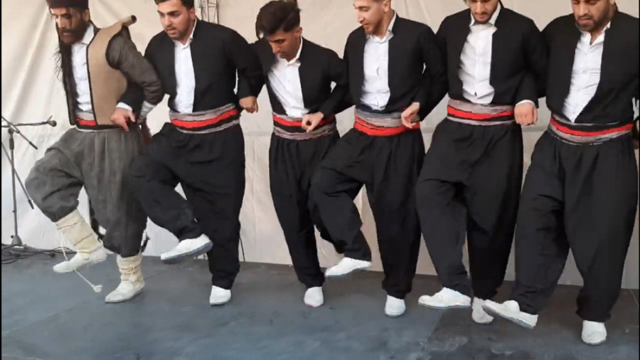 بەهۆی لەبەر کردنی جلی کوردییەوە دژەتیرۆری تورکیا لە ئانکارا هەڵدەکوتێتە سەر ئاهەنگێکی کوردی