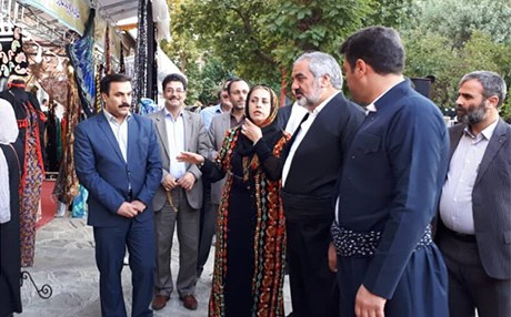 پارێزگاری سنە داوا لە فەرمانبەران دەکات بە جلوبەرگی کوردییەوە دەوام بکەن