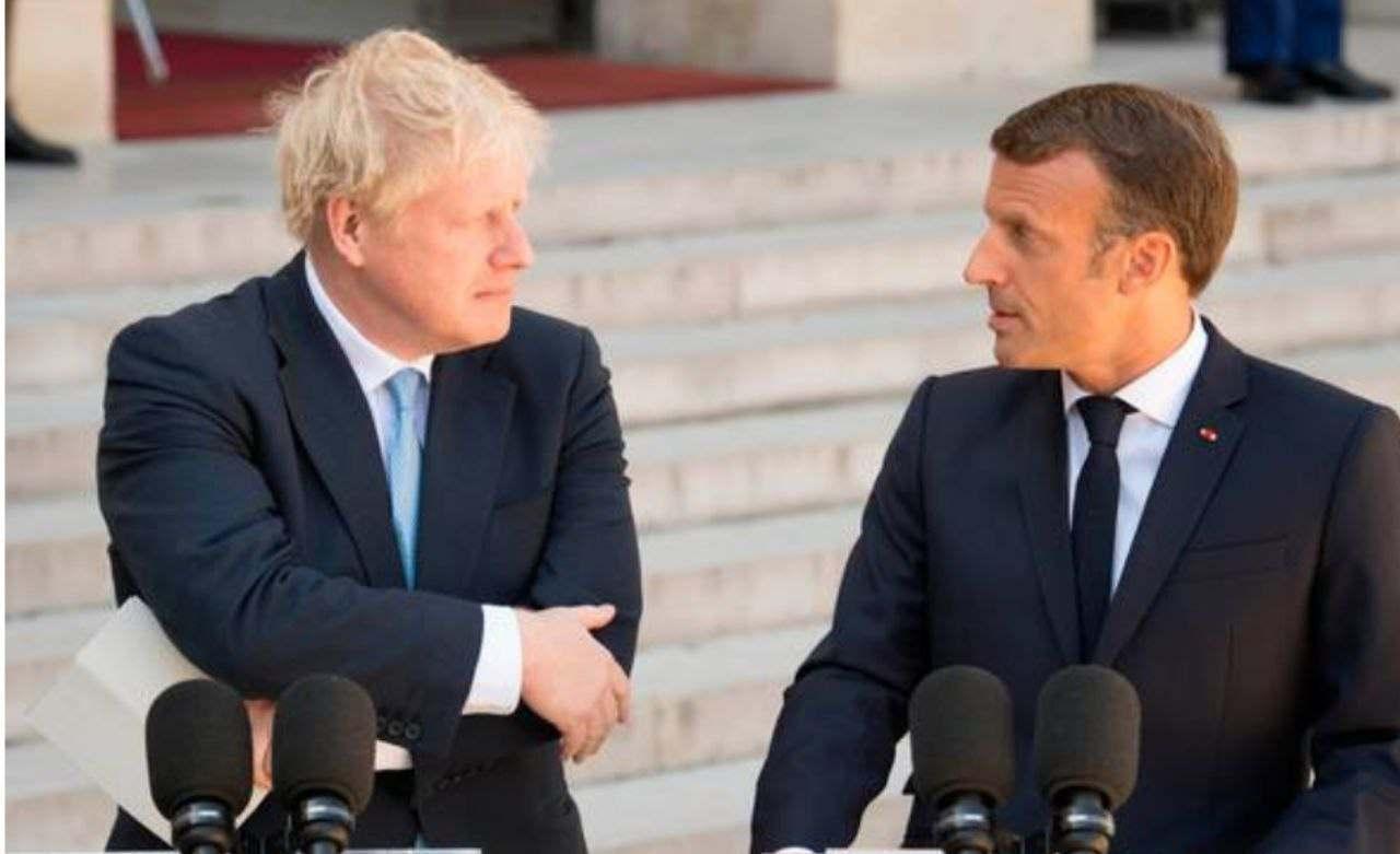 ماکرۆن هەڕەشەی داخستنی سنوورەکانی لەگەڵ بەریتانیا دەکات