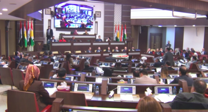 پڕۆژه‌یاسای له‌ئه‌ستۆكردن به‌ده‌نگی ٧١ په‌رله‌مانتار په‌سندكرا