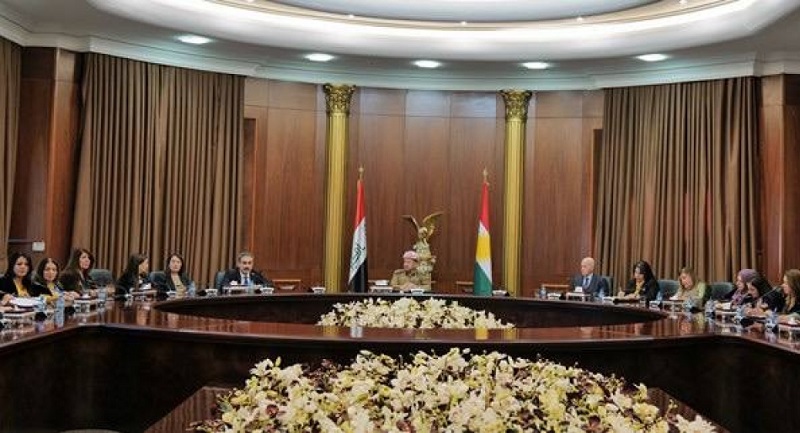 سەرۆك بارزانی لەگەڵ سكرتاریەتی یەكیتی ئافرەتانی كوردستان كۆبووەوە