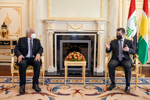 مەسروور بارزانی سەرۆکی حکوومەتی هەرێمی کوردستان، پێشوازی لە سەرۆکی دامەزراوەی دانیال میتران دەکات