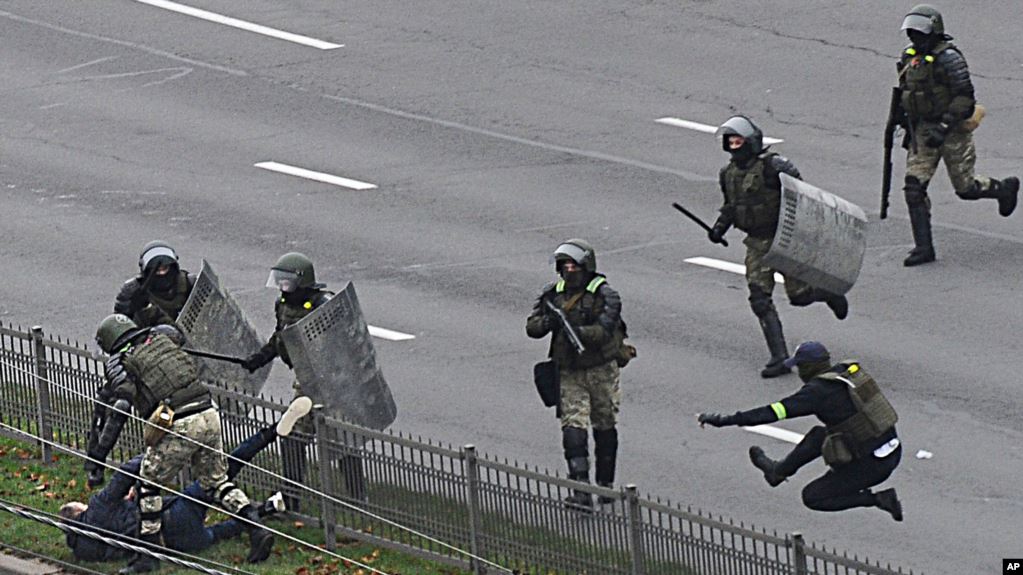 ٧٠٠ کەس لە بێلاڕووس دەستبەسەر کراون