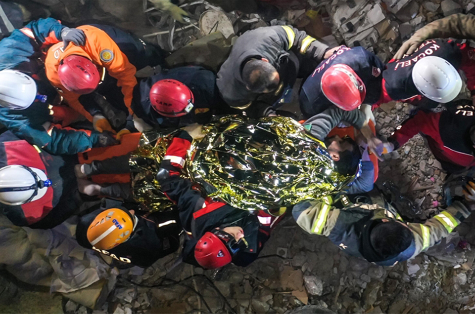 دوای 9 رۆژ لە بوومەلەرزەکەی باکووری کوردستان هاوژینێک ڕزگاركران