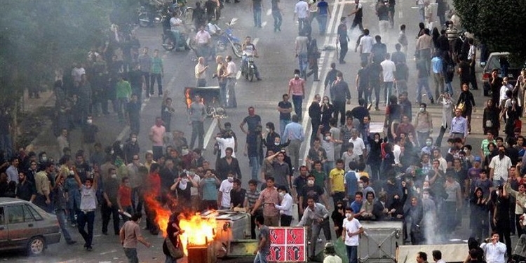 لە ماوەى 15 رۆژدا نزیکەی 100 کەس لە رۆژهەڵاتی کوردستان دەستگیرکراون