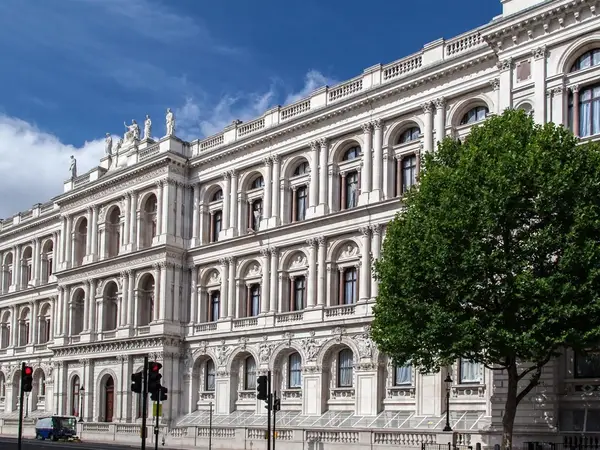 بەریتانیا چەند بەرپرسێكی ئێران دەخاتە لیستی گەمارۆكانەوە