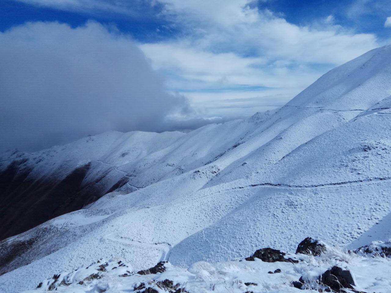 بارینی بەفر لە بەرزاییەکانی دەورووبەری پارێزگای " سنە " ی قارەمان