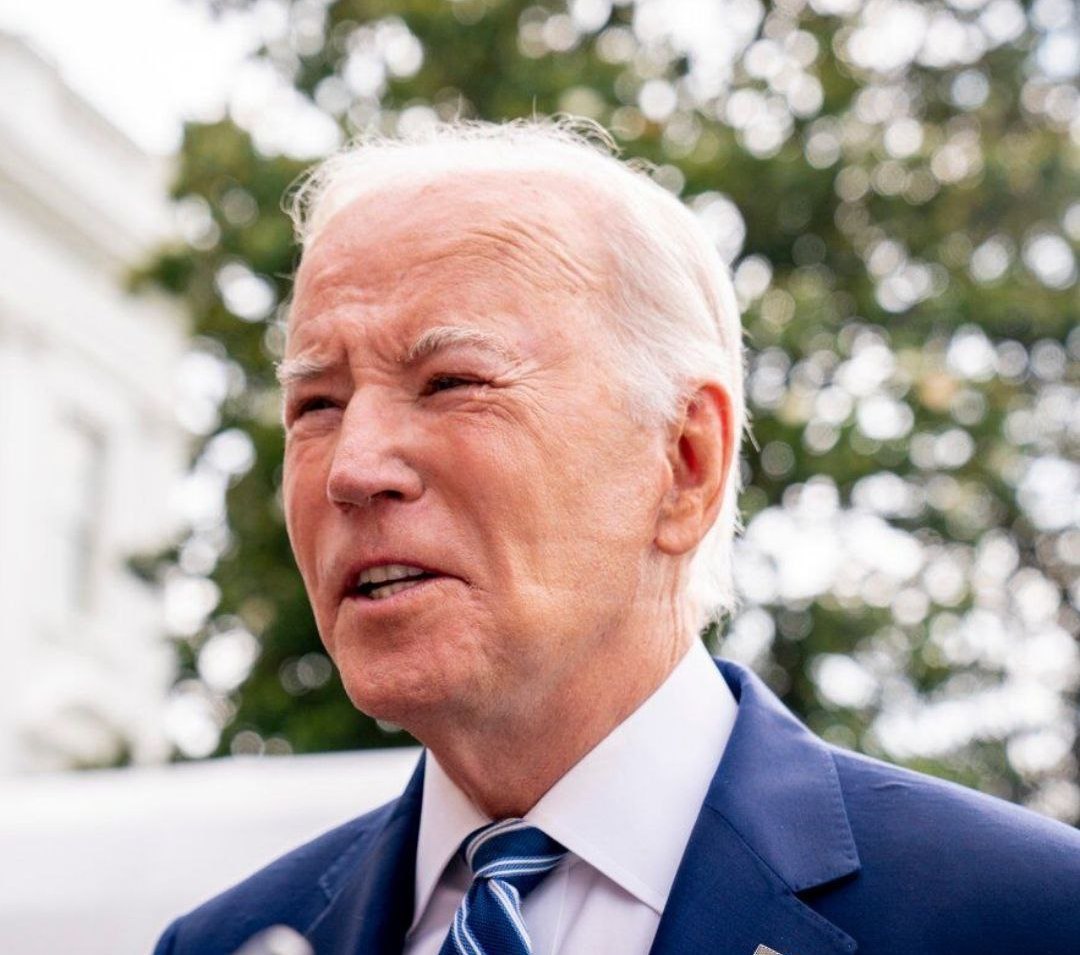 بەکارهێنانی ئامێری هەناسەدان لەلایەن بایدن ەوە لە خەودا هەرا دەنێتەوە