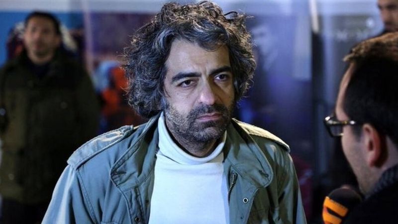 دەرهێنەرێکی ئێرانی لەلایەن بنەماڵەکەیەوە پارچە پارچە کرا