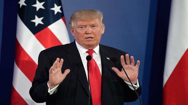 دۆناڵد ترەمپ بڕێارێک لەسەر هاوڕەگەزخوازەکان دەردەکات