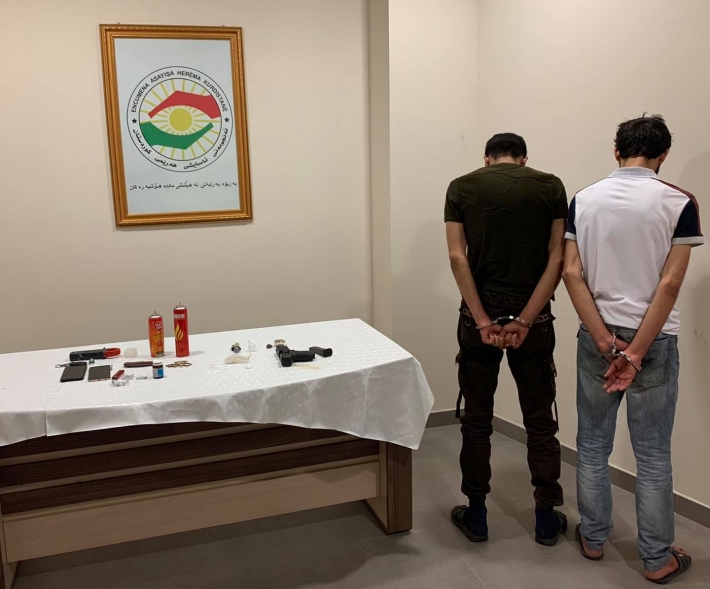 هەولێر... دوو كەس بە تۆمەتی هەڵگرتنی ماددەی هۆشبەر دەستگیركران