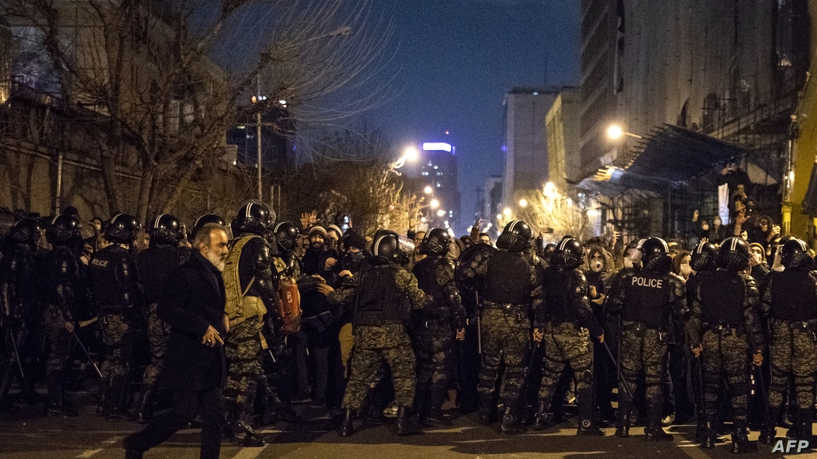 ١٠٢ کەس لە خۆپیشاندانەکانی ئەهواز دەستبەسەر کراون