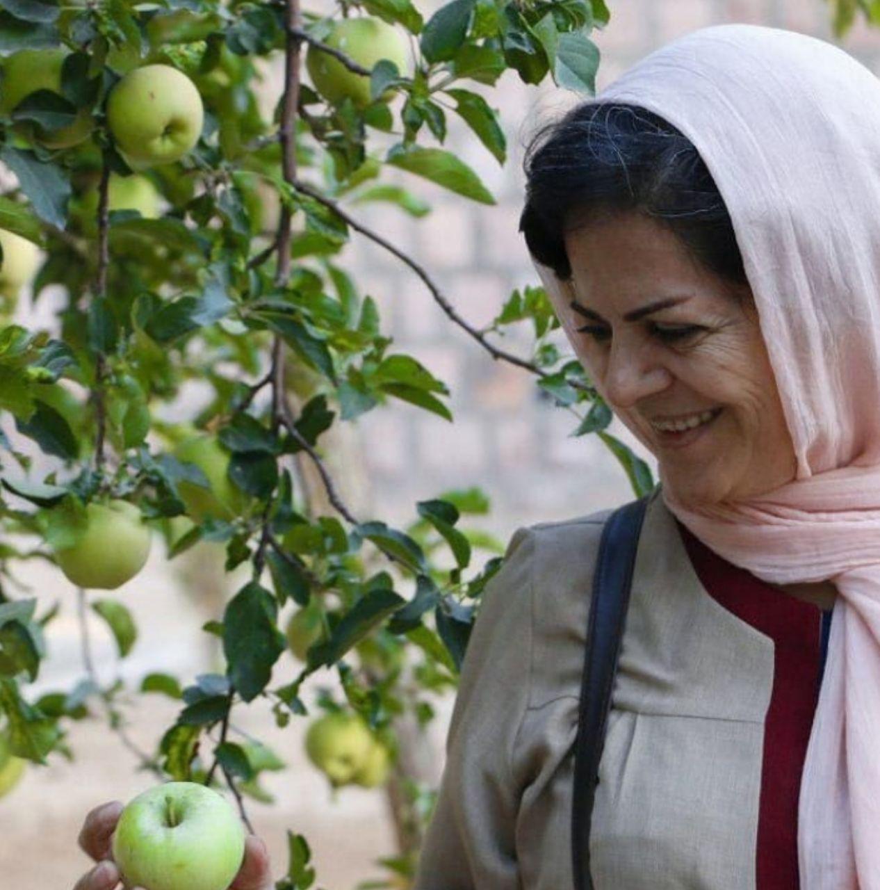 یەکەم ساڵڕۆژی کۆچی دوایی دایکی چیرۆک ڕادەگەێنین