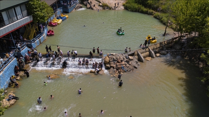 نزیكەی ١٠٠ هەزار گەشتیار سەردانی ناوچە گەشتیارییەكانی دهۆک-يان كردووه‌